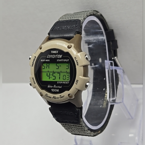 (Vintage) 1999 Timex Expedition Women's Watch with Leather and Canvas Strap - Picture 2 of 12